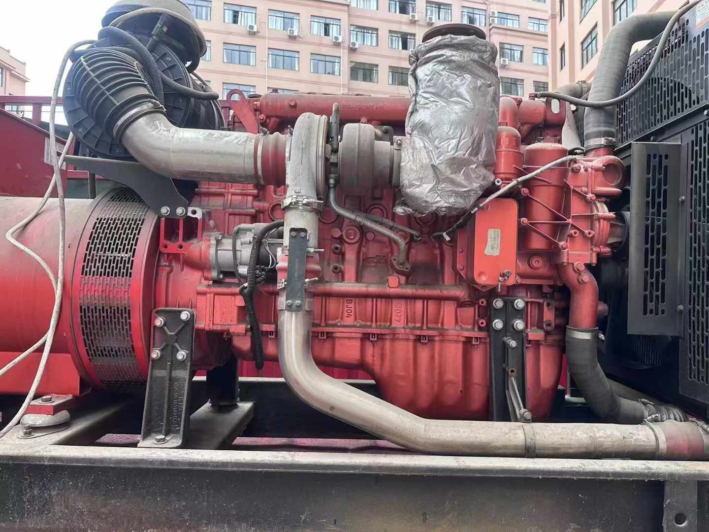 洪山如何选择适合 600kW 柴油发电机组的过载保护器？